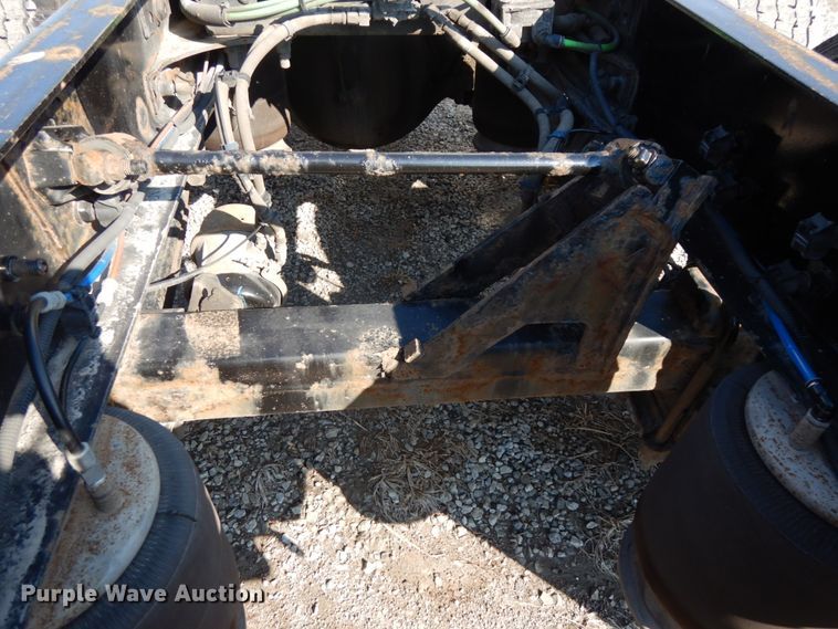 image for item DJ5801 2013 Freightliner Cascadia 125  semi truck