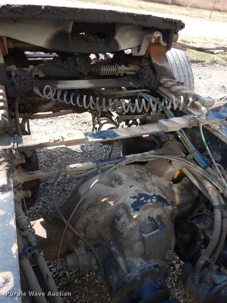 image for item DJ5801 2013 Freightliner Cascadia 125  semi truck