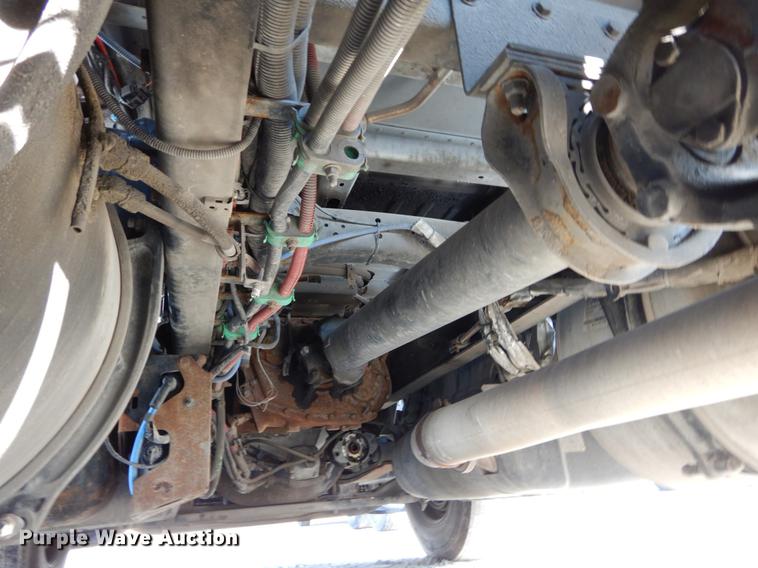 image for item DJ5801 2013 Freightliner Cascadia 125  semi truck