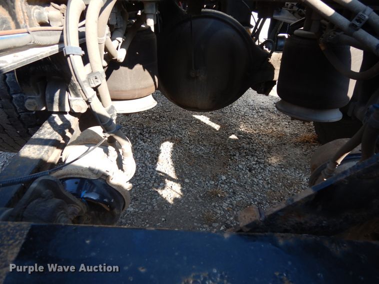 image for item DJ5801 2013 Freightliner Cascadia 125  semi truck