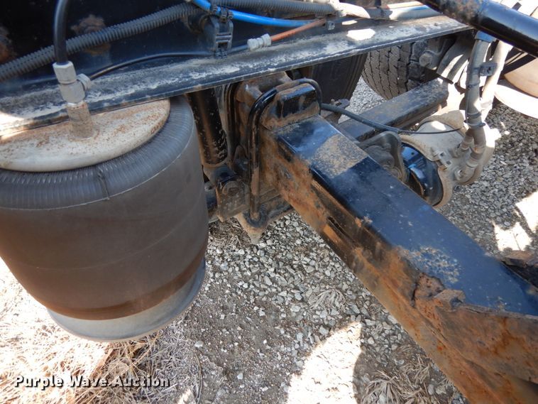 image for item DJ5801 2013 Freightliner Cascadia 125  semi truck