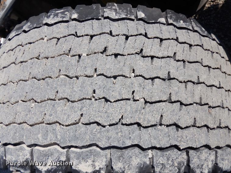 image for item DJ5801 2013 Freightliner Cascadia 125  semi truck