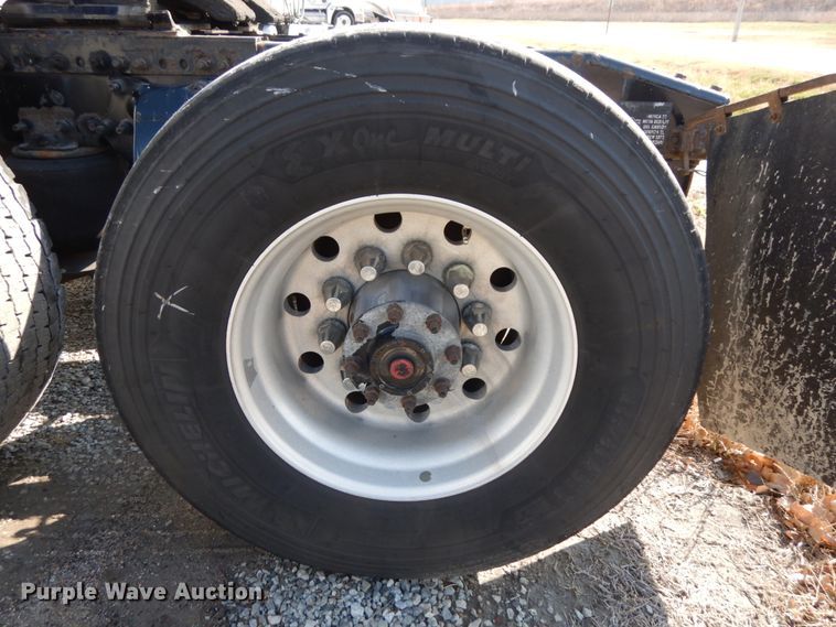 image for item DJ5801 2013 Freightliner Cascadia 125  semi truck