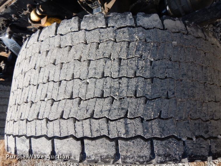 image for item DJ5801 2013 Freightliner Cascadia 125  semi truck