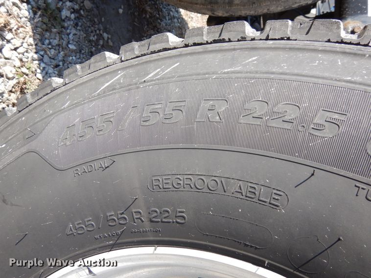 image for item DJ5801 2013 Freightliner Cascadia 125  semi truck