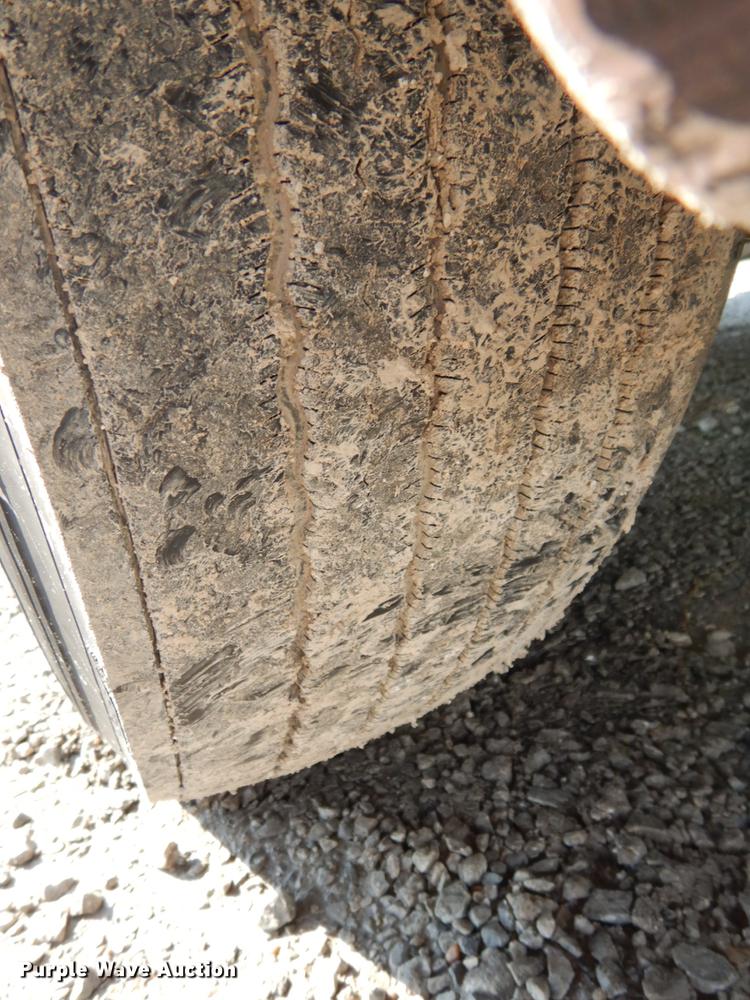 image for item DJ5801 2013 Freightliner Cascadia 125  semi truck