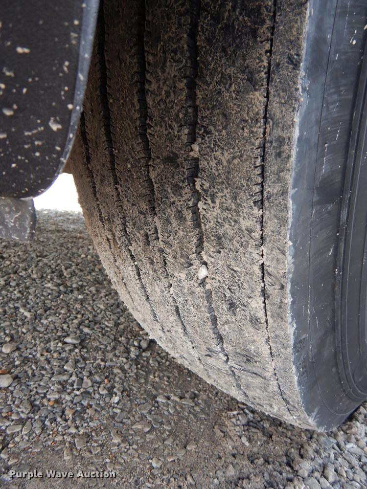 image for item DJ5801 2013 Freightliner Cascadia 125  semi truck