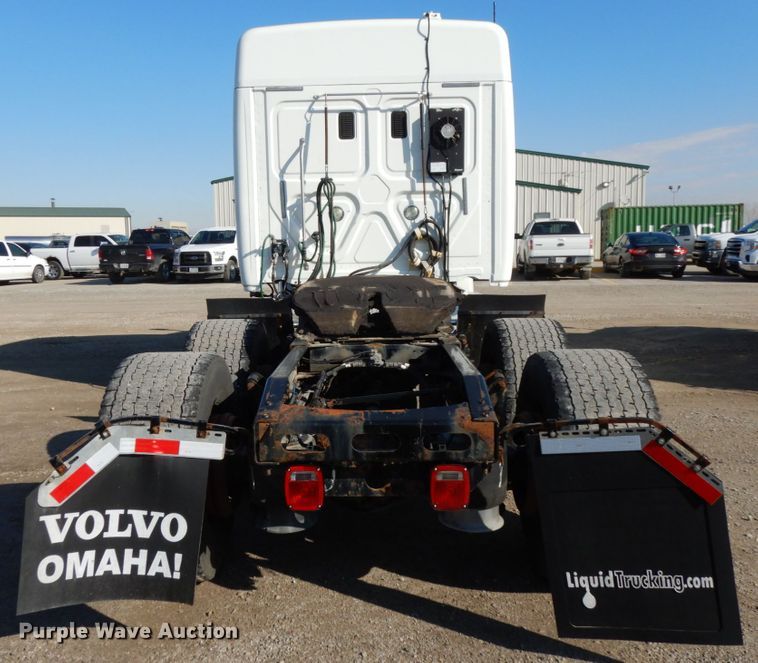 image for item DJ5802 2012 Freightliner Cascadia 125  semi truck