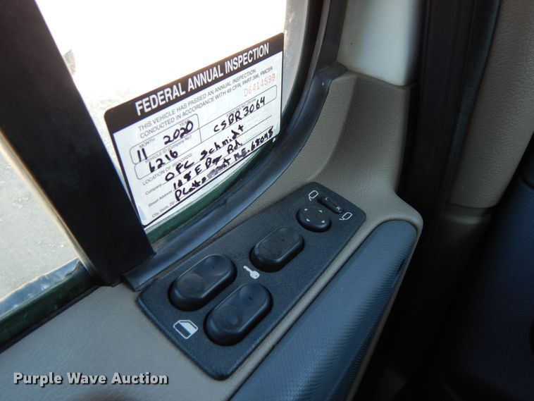 image for item DJ5802 2012 Freightliner Cascadia 125  semi truck