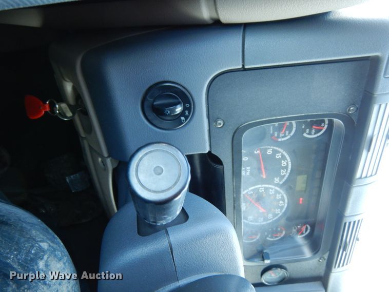 image for item DJ5802 2012 Freightliner Cascadia 125  semi truck