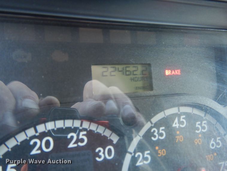 image for item DJ5802 2012 Freightliner Cascadia 125  semi truck