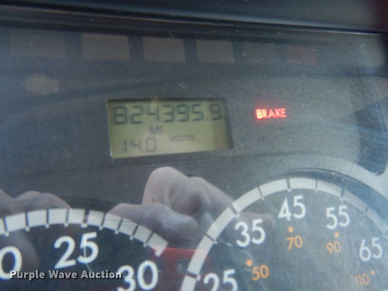 image for item DJ5802 2012 Freightliner Cascadia 125  semi truck