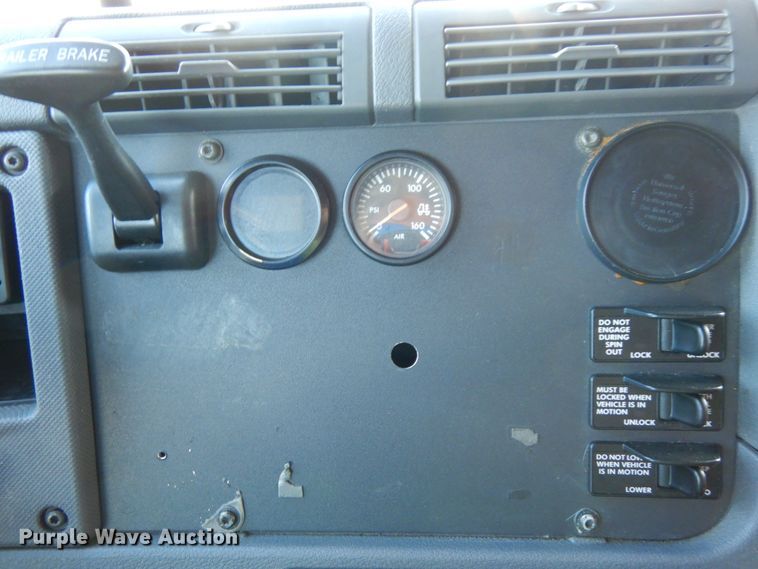 image for item DJ5802 2012 Freightliner Cascadia 125  semi truck