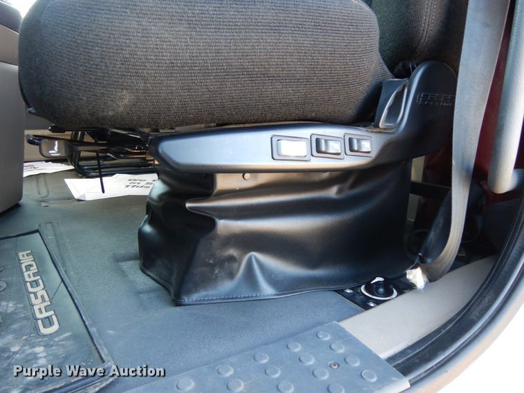 image for item DJ5802 2012 Freightliner Cascadia 125  semi truck