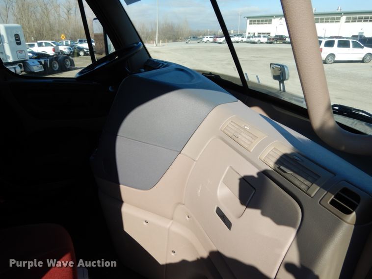 image for item DJ5802 2012 Freightliner Cascadia 125  semi truck