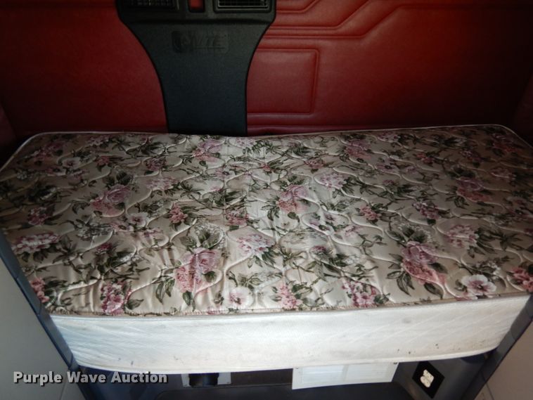 image for item DJ5802 2012 Freightliner Cascadia 125  semi truck