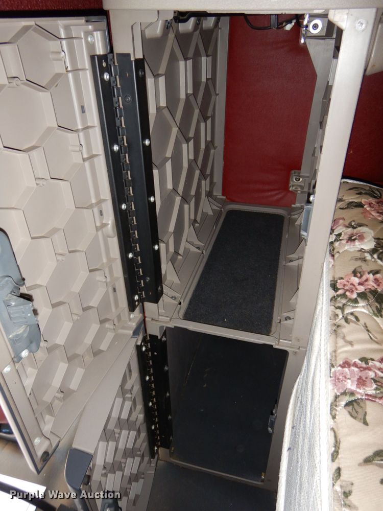 image for item DJ5802 2012 Freightliner Cascadia 125  semi truck