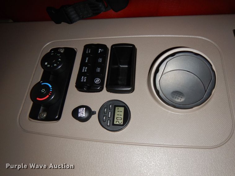 image for item DJ5802 2012 Freightliner Cascadia 125  semi truck