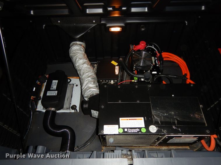 image for item DJ5802 2012 Freightliner Cascadia 125  semi truck