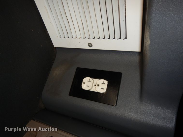 image for item DJ5802 2012 Freightliner Cascadia 125  semi truck