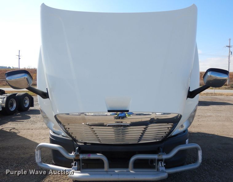 image for item DJ5802 2012 Freightliner Cascadia 125  semi truck