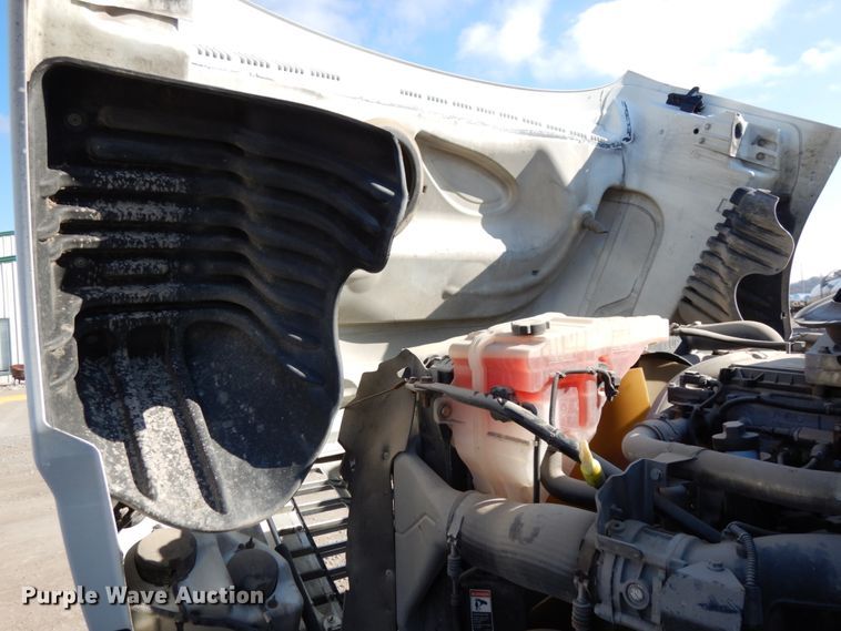 image for item DJ5802 2012 Freightliner Cascadia 125  semi truck