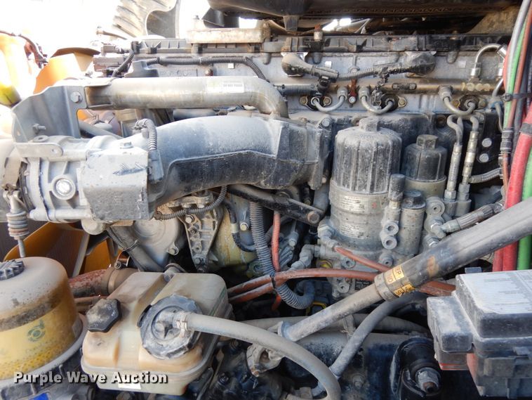 image for item DJ5802 2012 Freightliner Cascadia 125  semi truck