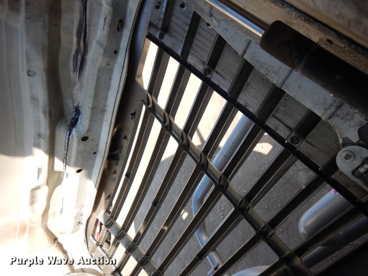 image for item DJ5802 2012 Freightliner Cascadia 125  semi truck