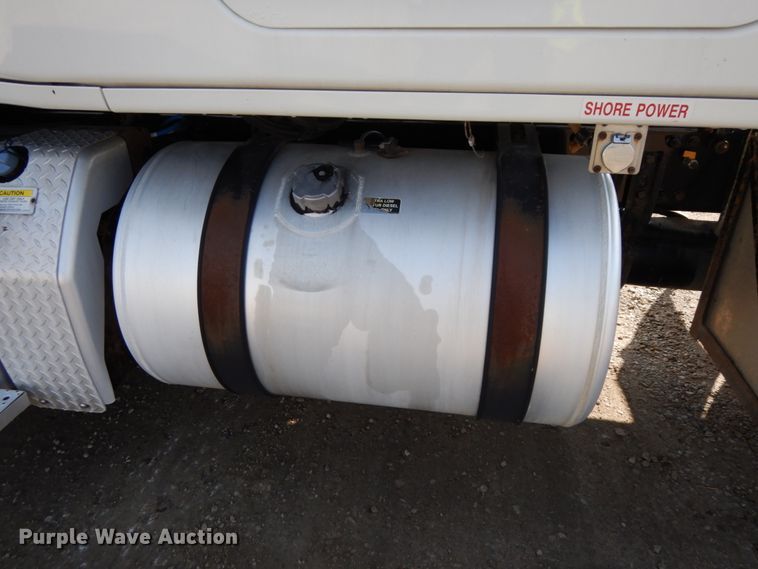 image for item DJ5802 2012 Freightliner Cascadia 125  semi truck