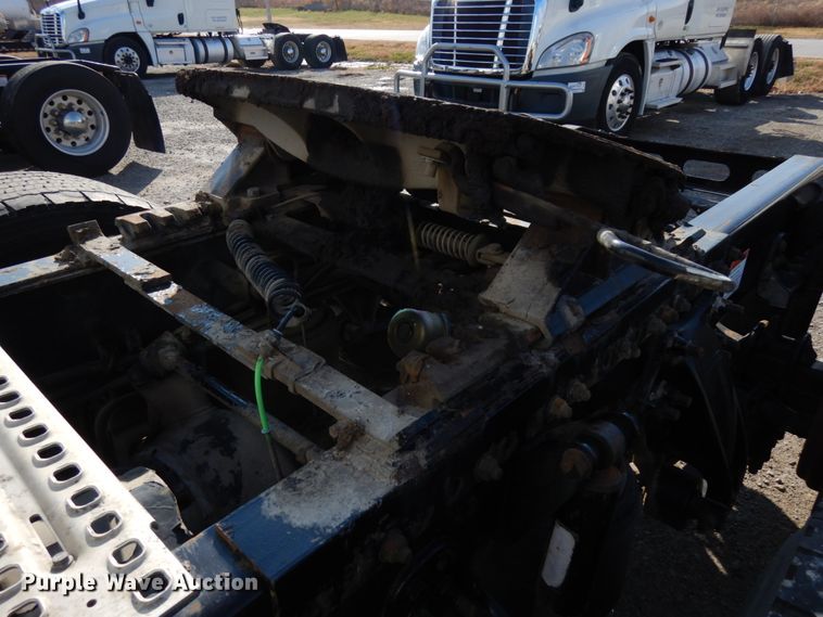 image for item DJ5802 2012 Freightliner Cascadia 125  semi truck