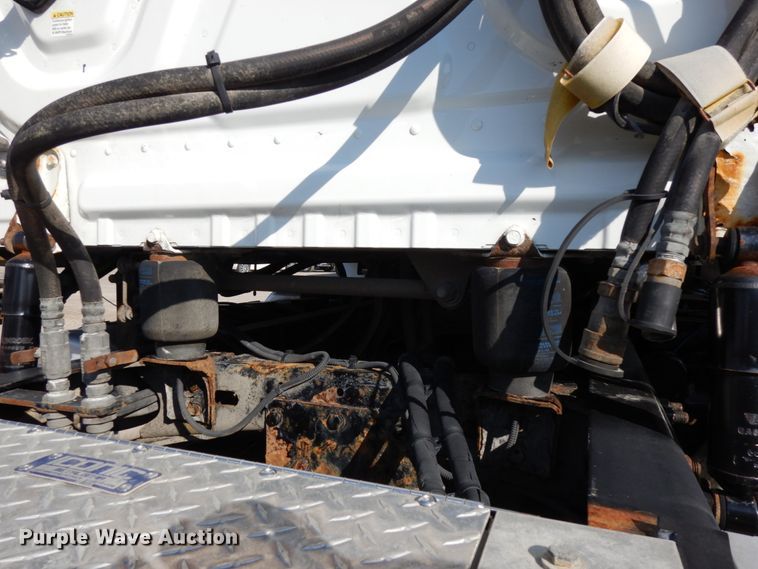 image for item DJ5802 2012 Freightliner Cascadia 125  semi truck