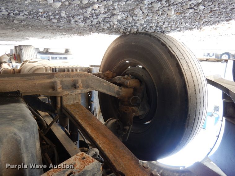 image for item DJ5802 2012 Freightliner Cascadia 125  semi truck