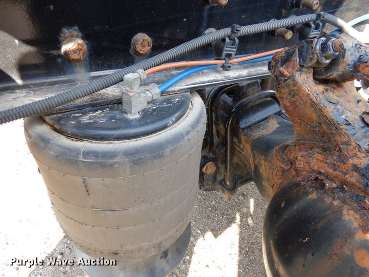 image for item DJ5802 2012 Freightliner Cascadia 125  semi truck