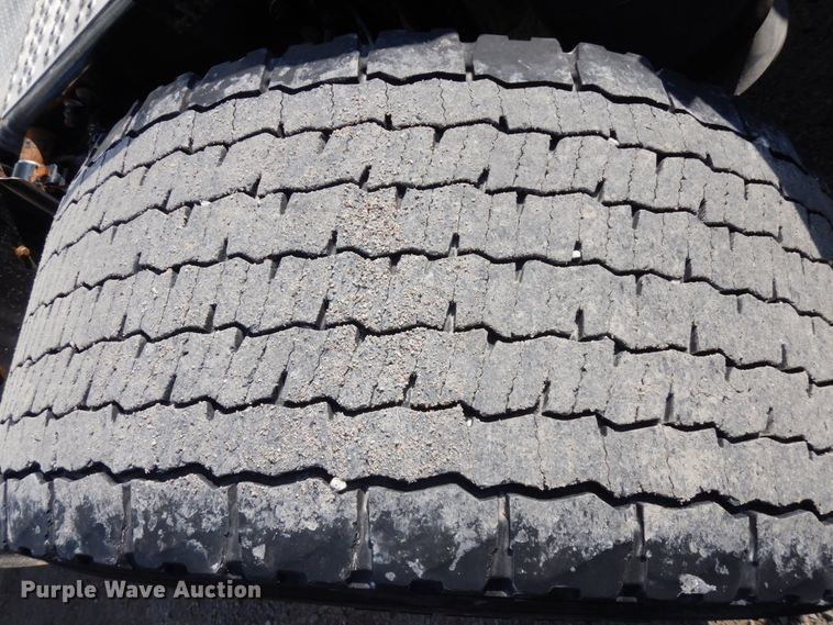 image for item DJ5802 2012 Freightliner Cascadia 125  semi truck