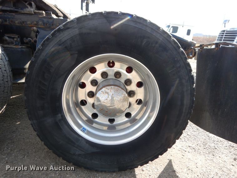 image for item DJ5802 2012 Freightliner Cascadia 125  semi truck