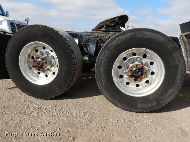 image for item DJ5802 2012 Freightliner Cascadia 125  semi truck