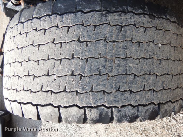 image for item DJ5802 2012 Freightliner Cascadia 125  semi truck