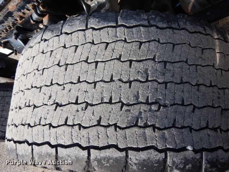 image for item DJ5802 2012 Freightliner Cascadia 125  semi truck