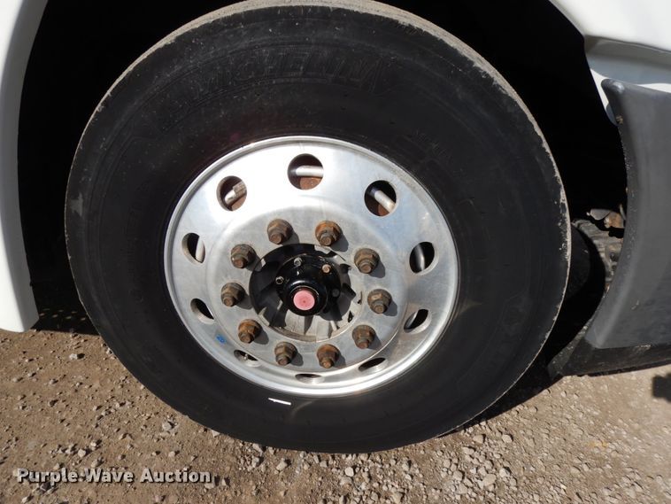 image for item DJ5802 2012 Freightliner Cascadia 125  semi truck