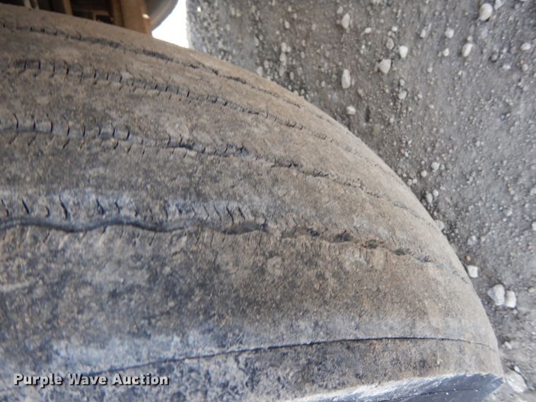 image for item DJ5802 2012 Freightliner Cascadia 125  semi truck