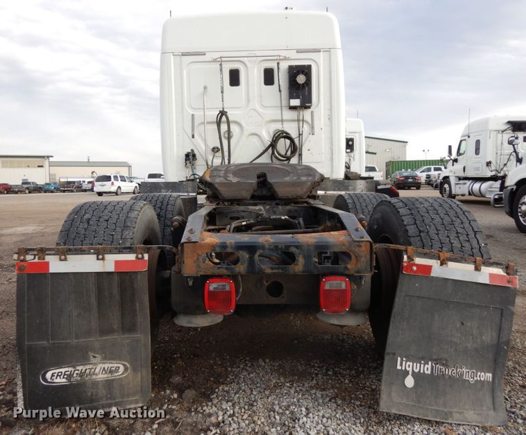 image for item DJ5803 2012 Freightliner Cascadia 125  semi truck