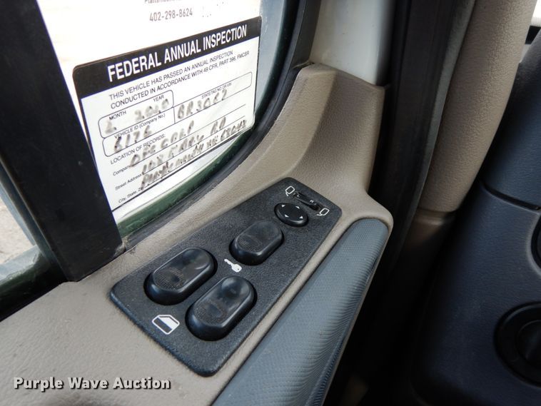 image for item DJ5803 2012 Freightliner Cascadia 125  semi truck