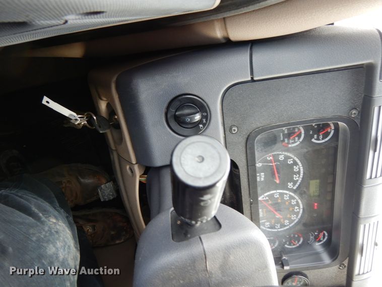 image for item DJ5803 2012 Freightliner Cascadia 125  semi truck