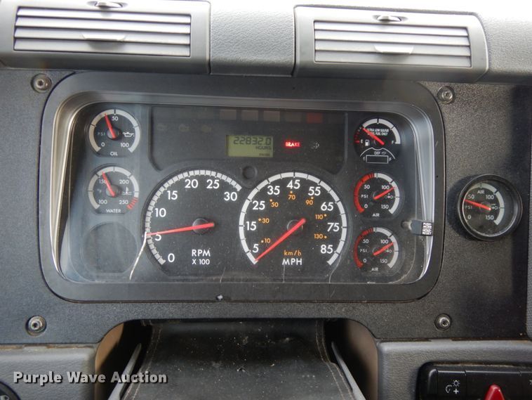 image for item DJ5803 2012 Freightliner Cascadia 125  semi truck