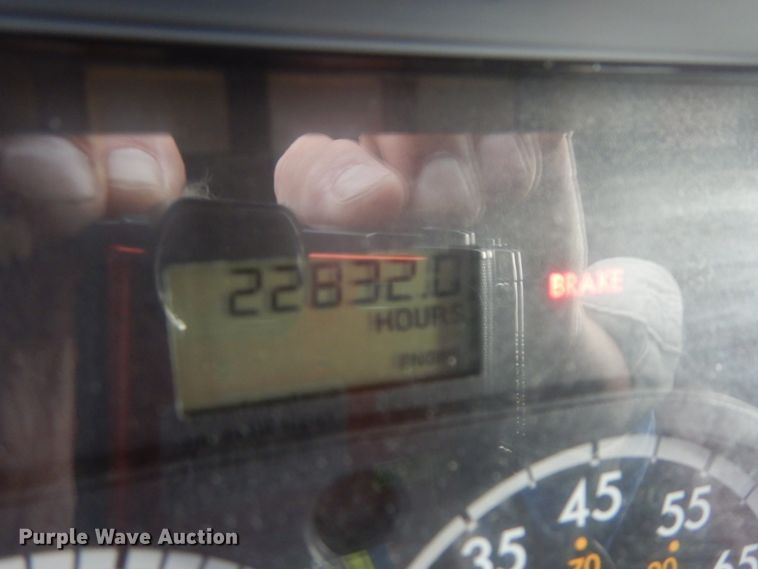 image for item DJ5803 2012 Freightliner Cascadia 125  semi truck