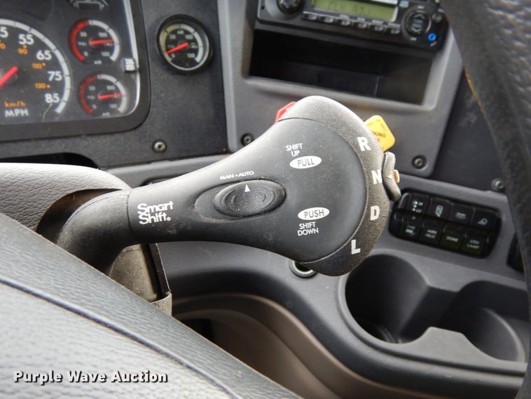 image for item DJ5803 2012 Freightliner Cascadia 125  semi truck