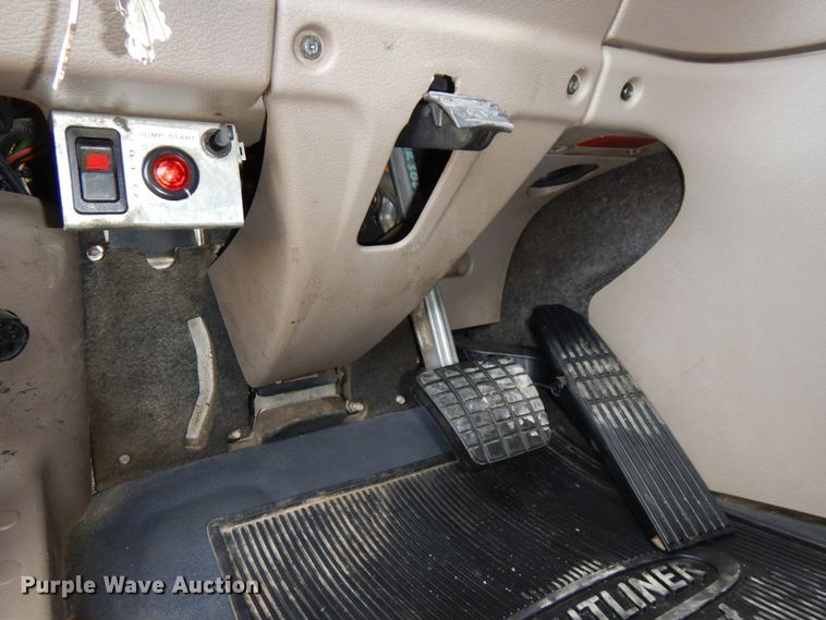 image for item DJ5803 2012 Freightliner Cascadia 125  semi truck