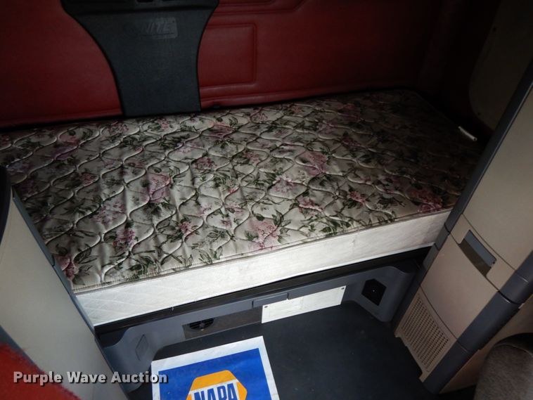 image for item DJ5803 2012 Freightliner Cascadia 125  semi truck