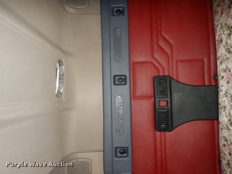 image for item DJ5803 2012 Freightliner Cascadia 125  semi truck