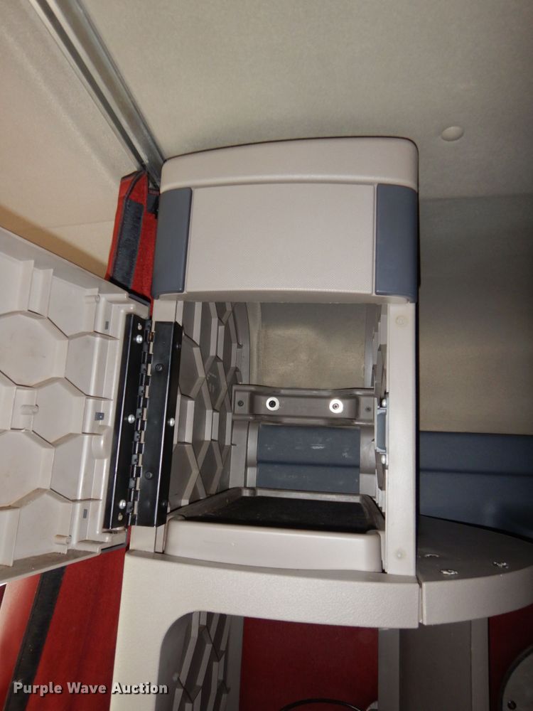 image for item DJ5803 2012 Freightliner Cascadia 125  semi truck